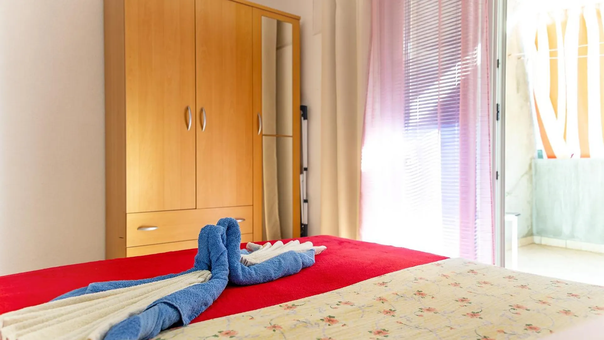 Apartment Anamaria Pag Town